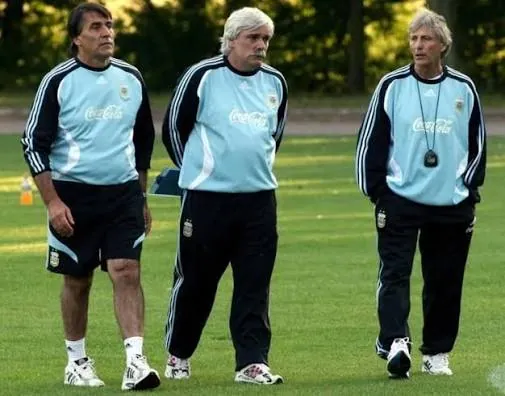 Gerardo Salorio con el cuerpo técnico de la Selección Argentina