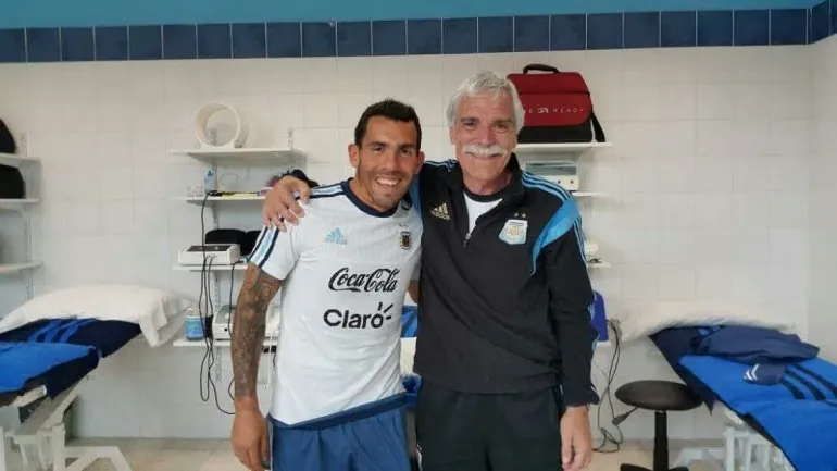 Gerardo Salorio junto a Carlos Tévez